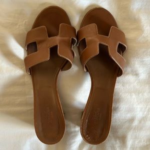 Hermes Oasis tan sandals